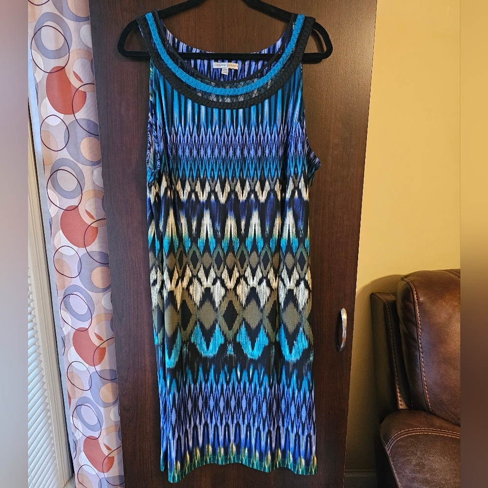 Sandra Darren Blue and Black Geometric Midi Dress
